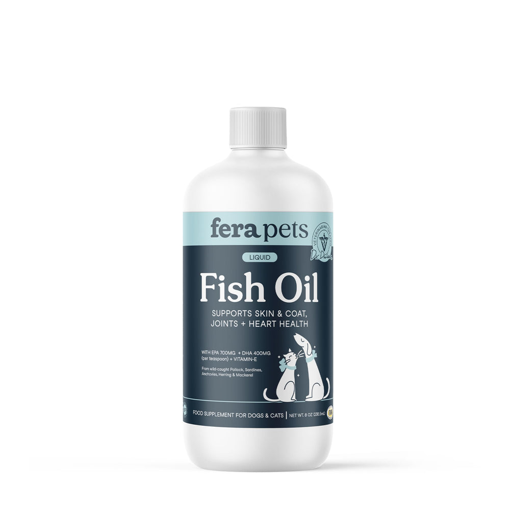 Huile poisson Fera Pets dans une bouteille de 236 ml prête à être ajoutée à la nourriture.