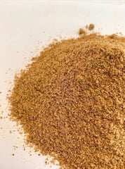 Gros plan sur les ingrédients Five-Star Feeders: céréales entières et calcium.
