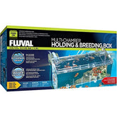 Fluval boîte multi-chambres attachée au côté de l’aquarium pour observation facile.