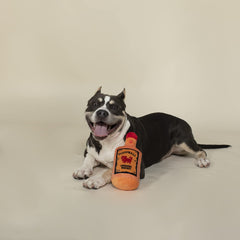 Jouet Fringe Studio Fluffball Cinnamon Whiskey détail crin-crin, parfait pour les jeux interactifs et l’amusement durable
