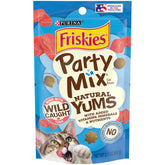 Friandises Friskies Natural Yums au thon sauvage, bouchées croustillantes pour éveiller l'appétit du chat.