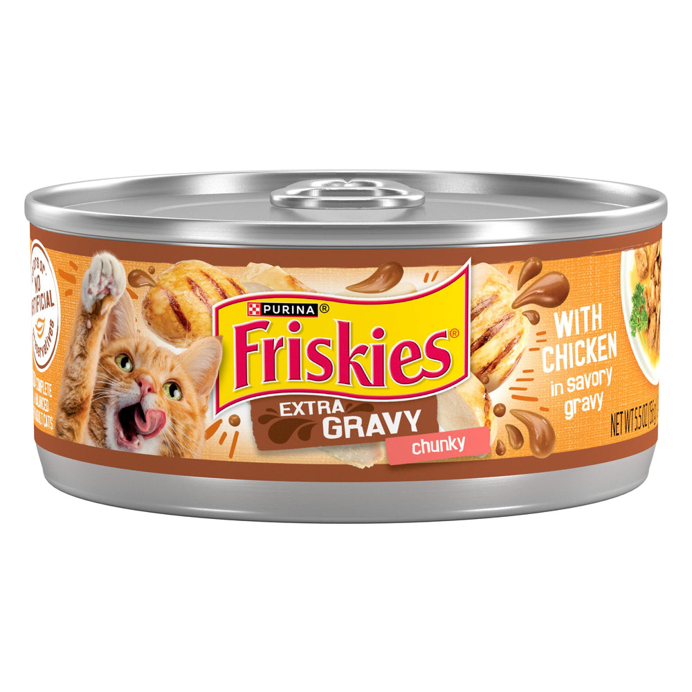 Friskies morceaux de poulet dans sauce savoureuse, repas appétent pour chat.
