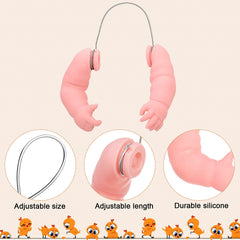 Bras poupee poulet et casque Gejoy, pose mignonne pour photos.