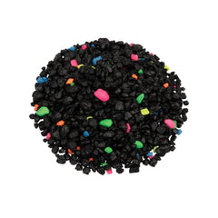 GloFish gravier noir avec accents fluorescents met en valeur les poissons.