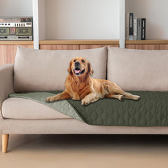 gogobunny drap imperméable double-face olive foncé protégeant le canapé.