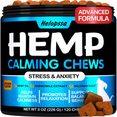Helopssa friandises apaisantes pour chiens – boîte visible, moment de calme.