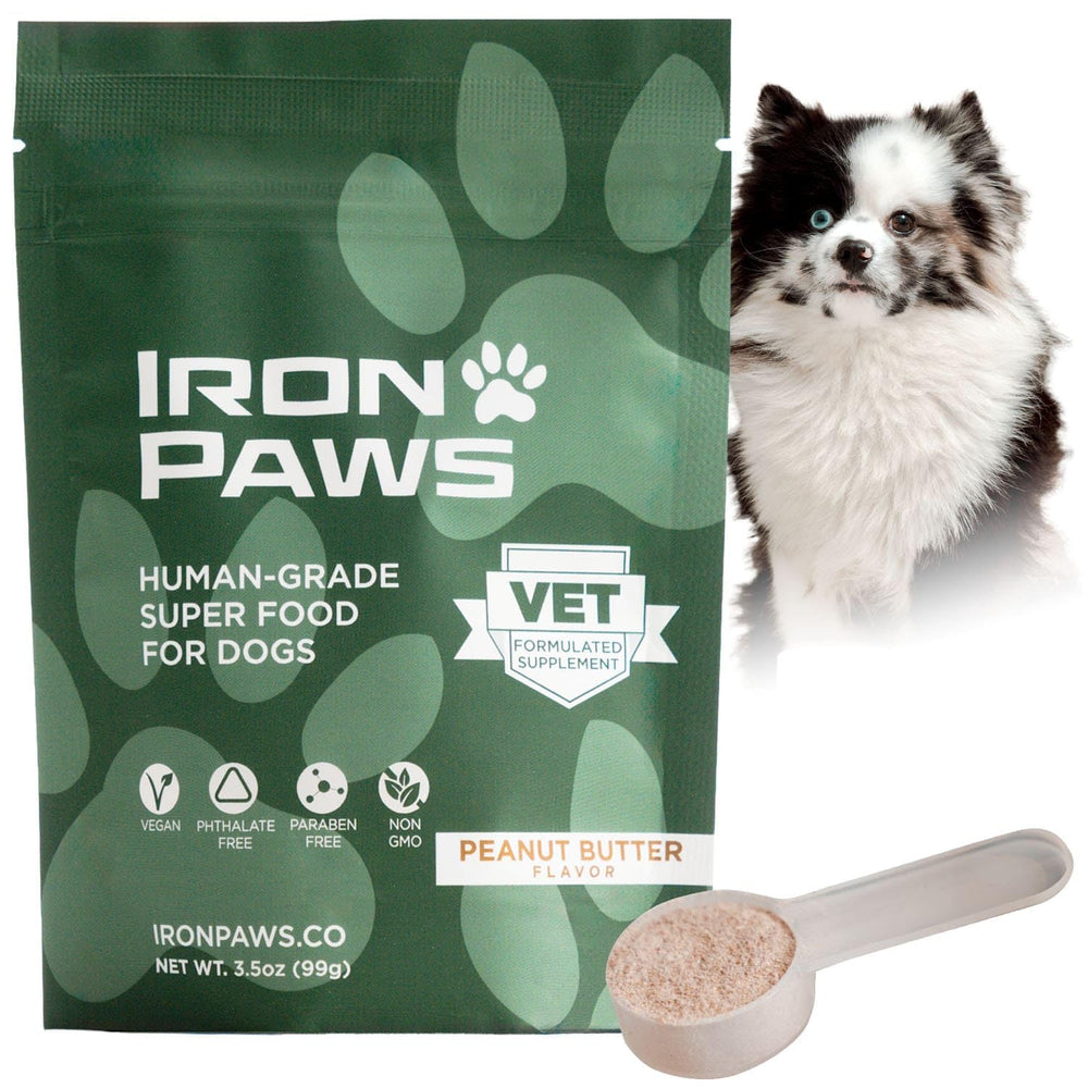 Iron Paws poudre superaliments chien emballage 3,5 oz pour démarrer la journée avec énergie.