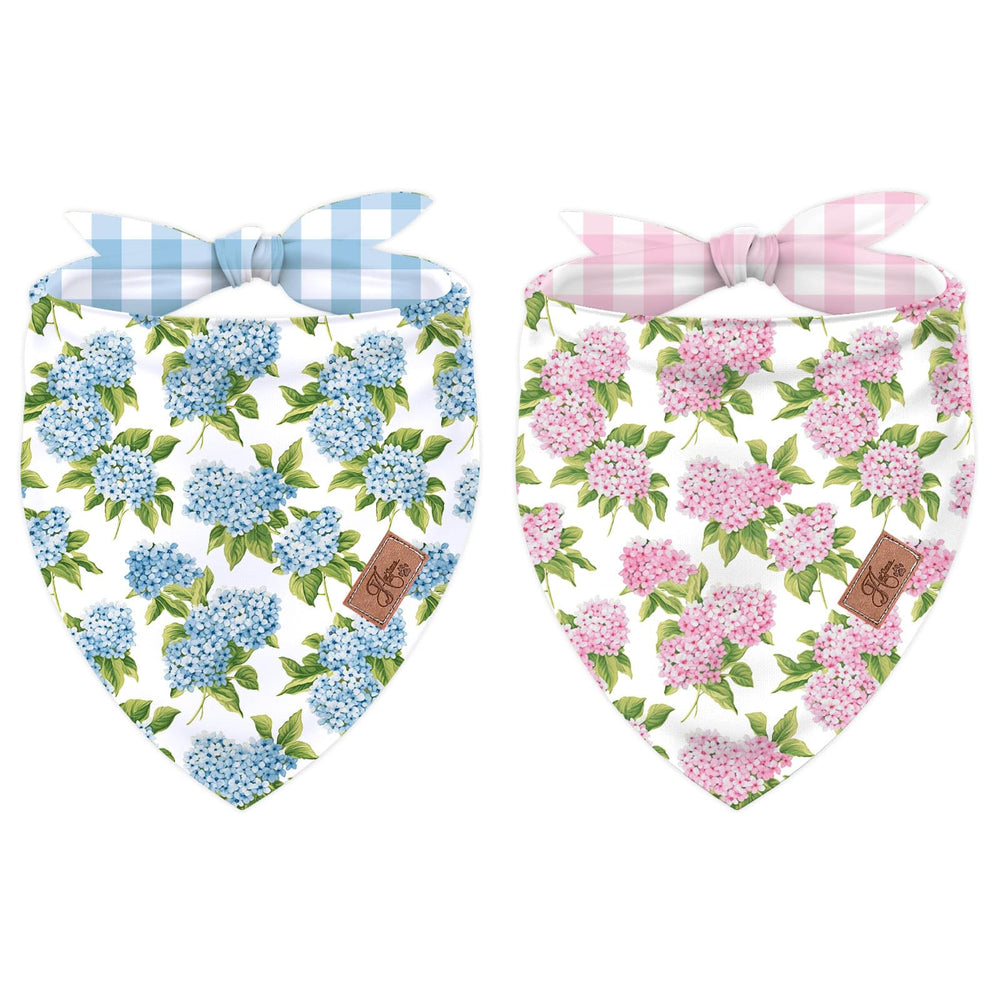 Bandana JarThenaAMCS pour chien, motif hortensia rosa bleu, double-face, look printanier.
