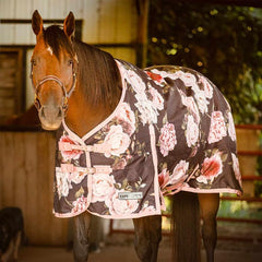 Jeffers Expression Rose Garden Design offre protection hivernale élégante et durable.
