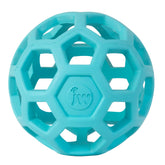 JW Hol-ee Roller : balle-puzzle bleue stimulant la curiosité lors du jeu.