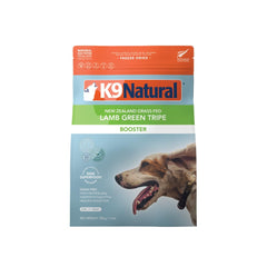 Topper K9 Natural agneau-tripe verte dans bol, bonifiant les repas.