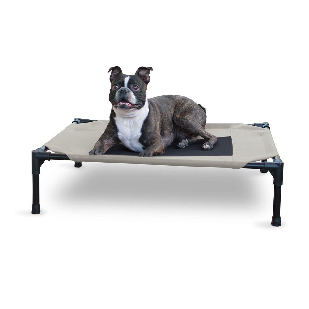 K&H Pet Cot avec cadre métallique robuste, idéal pour l'extérieur.