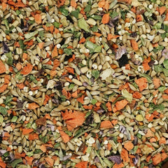 Légumes et herbes déshydratés riches en vitamines pour plumage lumineux.