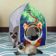Habitat-chat au design safari pour l’observation et le jeu.