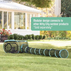 Kitty City Outdoor Kennel panier-doux : tapis moelleux pour des siestes confortables.