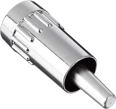 Lixit L100 monté sur tuyau offrant un abreuvoir automatique pour chien.