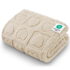 Luciphia texture velours coral double-face; douceur idéale pour chien et câlins.