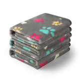Luciphia couverture peluche grise avec imprimé patte, idéale pour chien et chat.