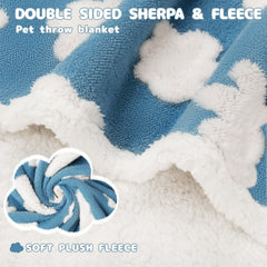 Luciphia face peluchee bleue nuage offre chaleur confortable au chien.