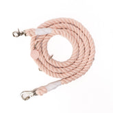 Lucy & Co Rosewater – visuel 1: laisse mains libres idéale pour promenades détendues.
