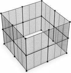 Enceinte LURIVA pour petits animaux avec 16 panneaux noirs, surveillance aisée.