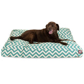 Lit rectangle Chevron Teal de Majestic Pet, confort moelleux pour les siestes quotidiennes du chien.