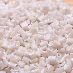 Granules compostables et non toxiques pour la maison.