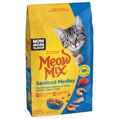 Meow Mix Seafood Medley croquettes en tas avec saveur fruits de mer