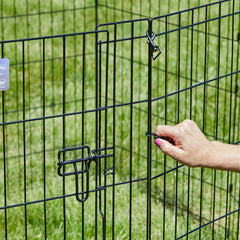 MidWest SnapB4 – assemblage des panneaux du parc, fixation robuste entre les barreaux.