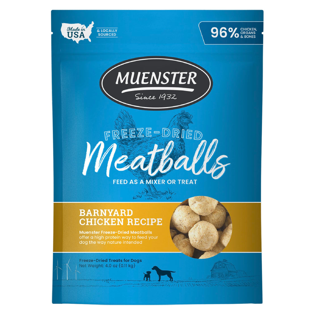 Muenster Boulettes de poulet lyophilisées pour chien, texture appétissante et pratique.
