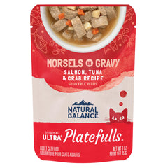 Natural Balance Platefulls saumon-tuna-crabe en sauce, repas appétissant pour chat.