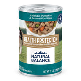 Natural Balance Protection Santé : morceaux de poulet dans un ragout appétissant.