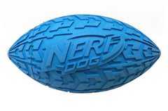 Nerf Dog Ballon-football tire-siffle bleu, parfait pour rapporter le jouet actif.