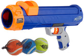 Nerf Dog Blaster en action, lancer de balle de tennis pour chien enthousiaste.