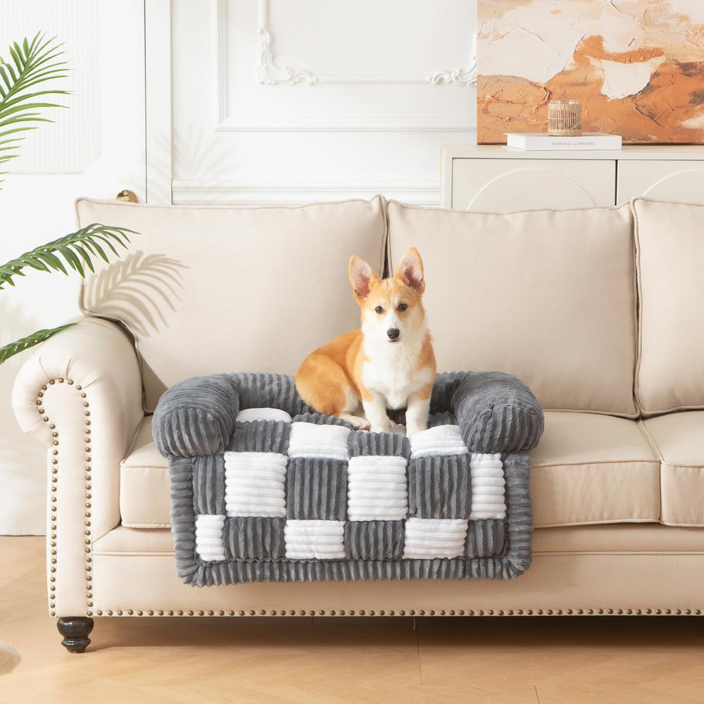 NestlyMoly lit chien sur canapé avec appui orthopédique pour les articulations.