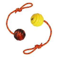 Balle Nevperish en caoutchouc naturel avec corde, pratique pour les jeux robustes.