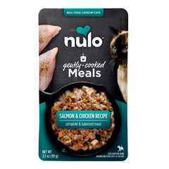 Nulo: poche ouverte montrant le repas, pratique et prêt à servir pour chat actif.