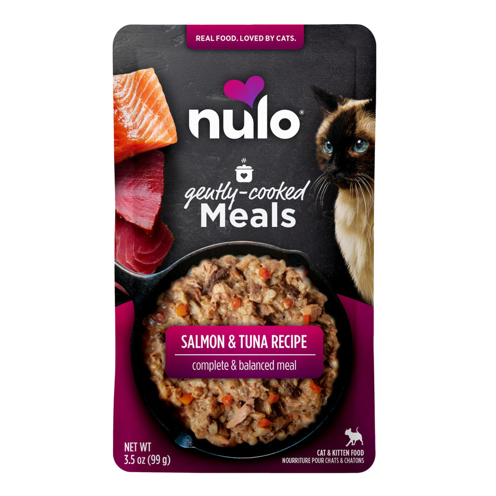 Repas humide Nulo saumon et thon en poche, pratique et prêt à servir.