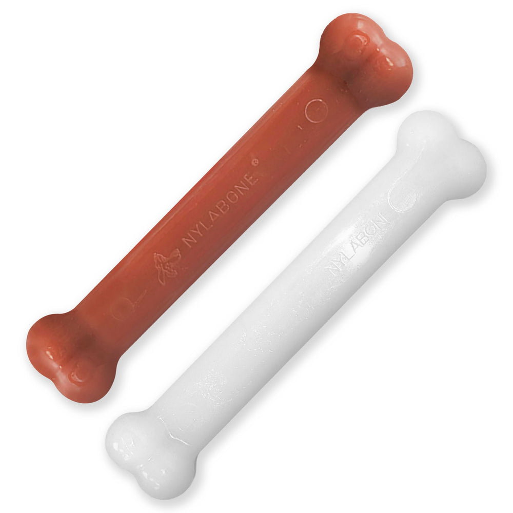 Nylabone Power Chew, os classique bacon, favorise une mastication soutenue.