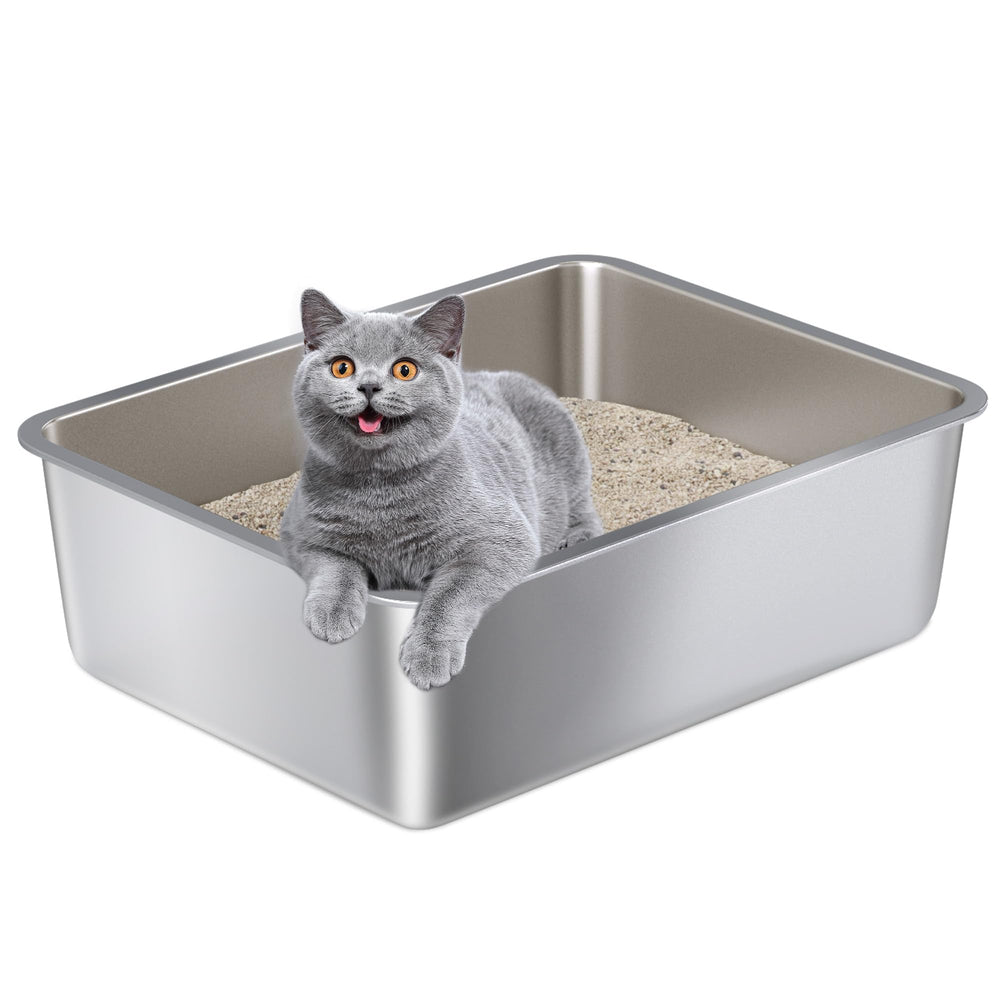 La boîte Nyutu en acier inoxydable montre une ouverture haute pour chats et sécurité.