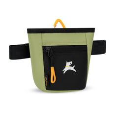 OllyDog Goodie Treat Bag attache sur sangle pour une option mains libres lors des exercices.