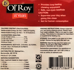Chien savourant une torsade Ol'Roy, récompense pratique et portable.