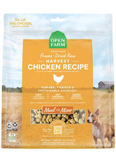 Open Farm bouchées poulet lyophilisées, texture croustillante idéale pour un repas complet.