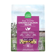 Open Farm: morceaux-seches-poulet-saumon, bouchées appétissantes pour repas naturel du chat.