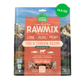 Open Farm RawMix: morceaux lyophilisés boeuf-saumon-pollock, riches en protéines.