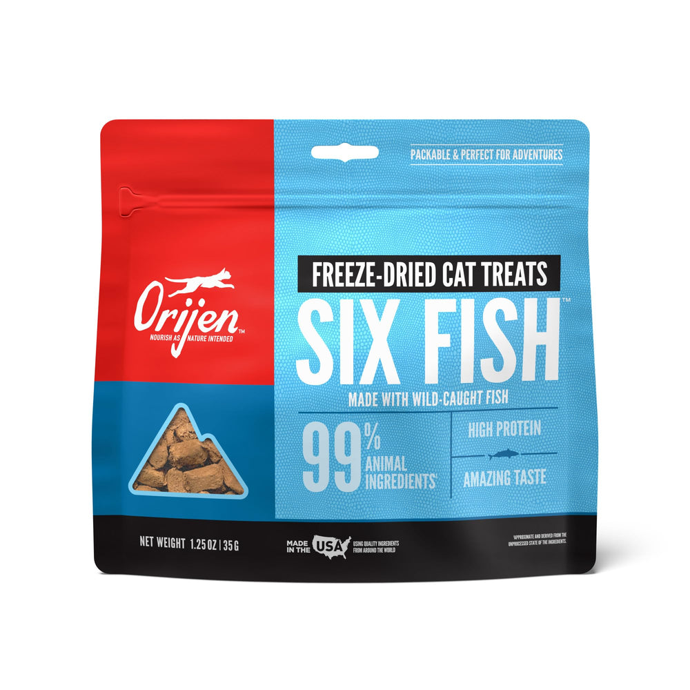 Friandises ORIJEN Six Fish en sachet, récompense saine pour chat.