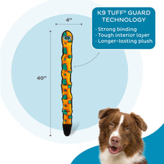 Outward Hound Durablez serpent: chien en action pendant le jeu de rapport.
