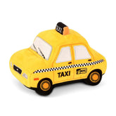 P.L.A.Y. doudou chien taxi New-Yap pour trajets imaginatifs et réconfortants.