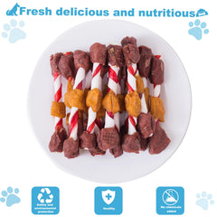 Morceaux de viande visibles sur une brochette Pawant, saveur appétente pour motiver le chien.
