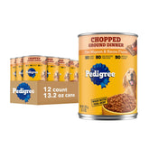 Pedigree Chopped Ground Dinner montre une boîte ouverte avec des morceaux appétissants.